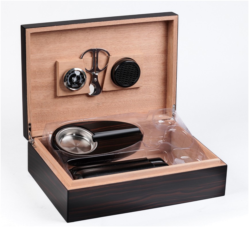 Wholesale Source of Ebony Finish Humidors with Accessories for Smoke Shops