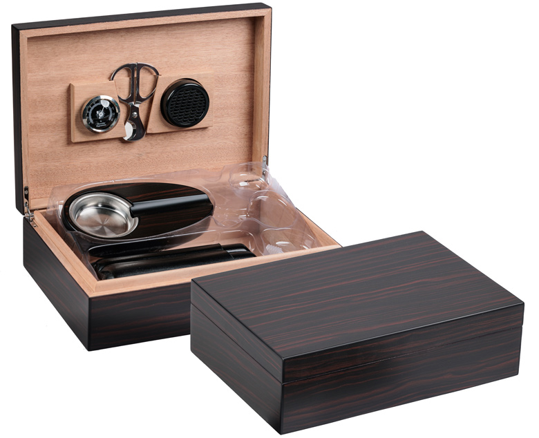 Davenport - 50 Ct. Ebony Humidor Gift Set w/ Matching Accessories